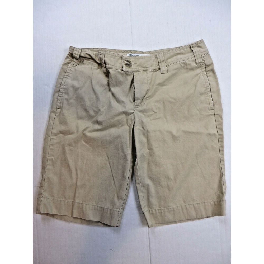 Womans Gap Favorite Khaki Bermuda Shorts Size 6  Waist 32